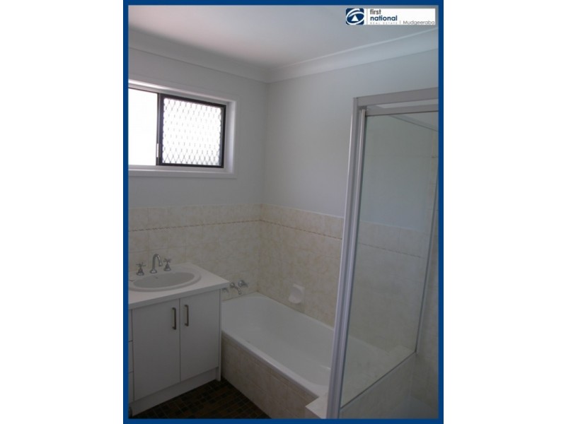 27 Southerly Street, Mermaid Waters QLD 4218