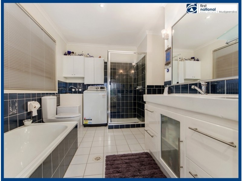 6 Inlet Court, Merrimac QLD 4226