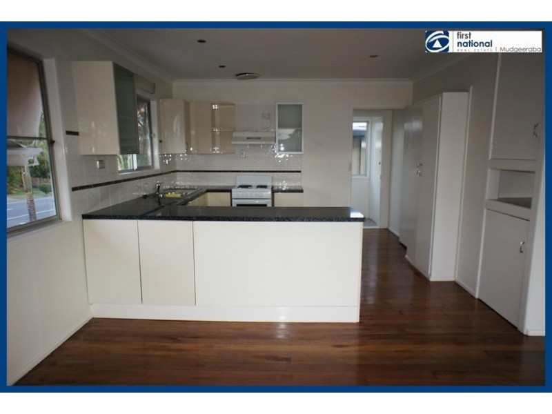 2 Beitz, Labrador QLD 4215