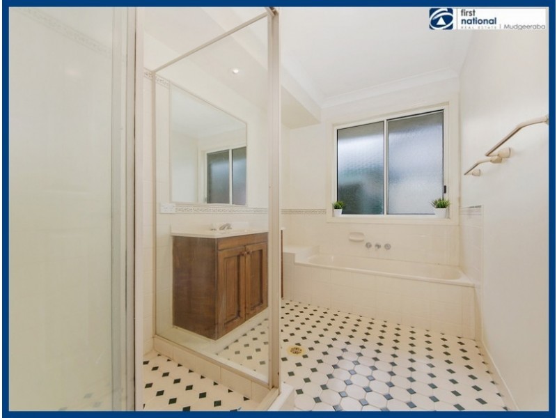 4 Mission Drive, Mudgeeraba QLD 4213