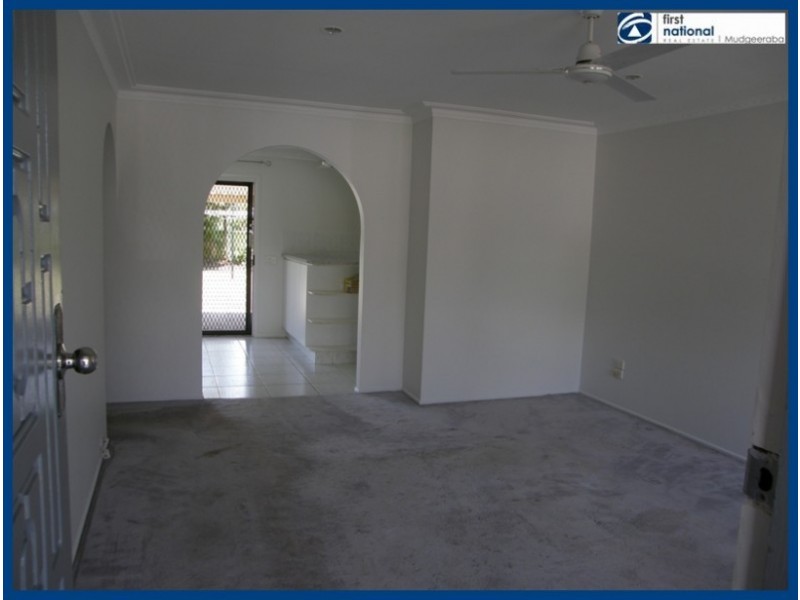 27 Southerly Street, Mermaid Waters QLD 4218