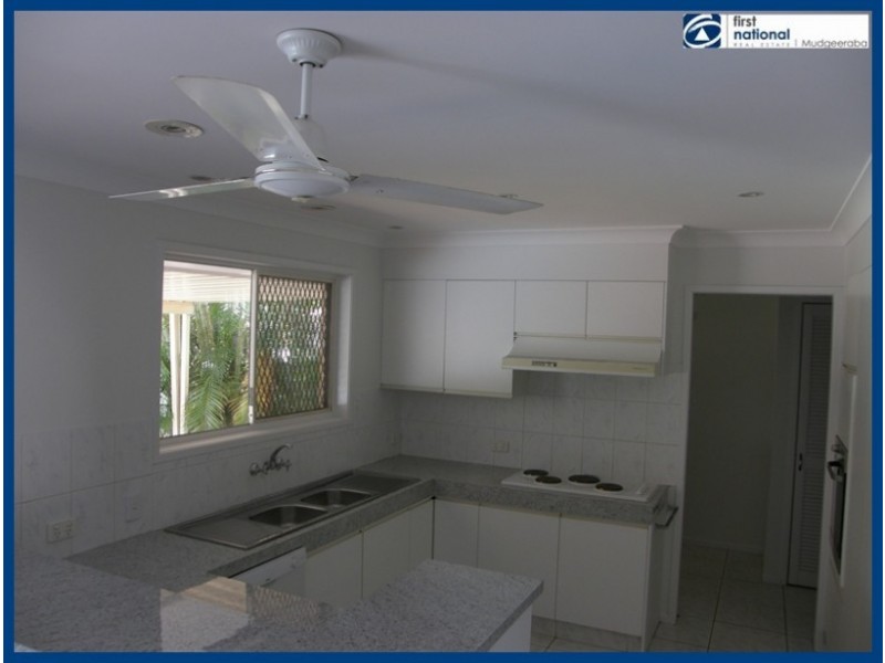 27 Southerly Street, Mermaid Waters QLD 4218