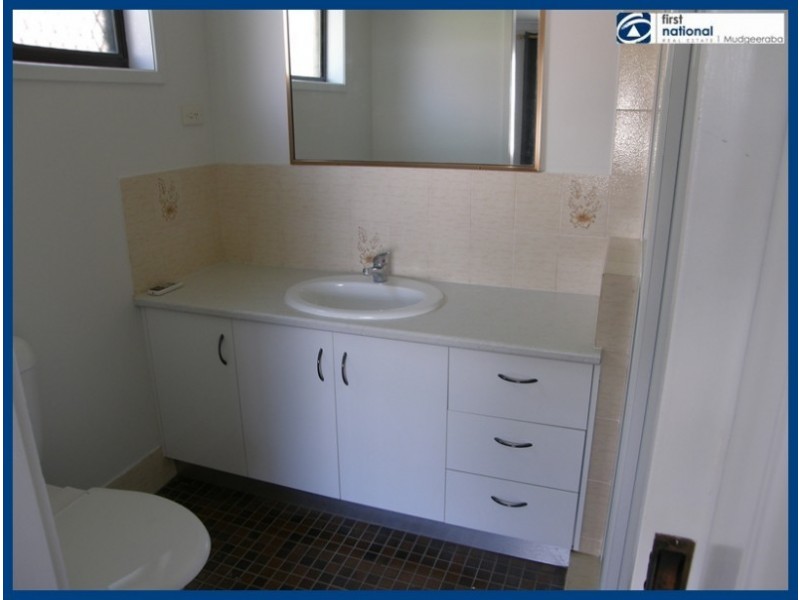 27 Southerly Street, Mermaid Waters QLD 4218