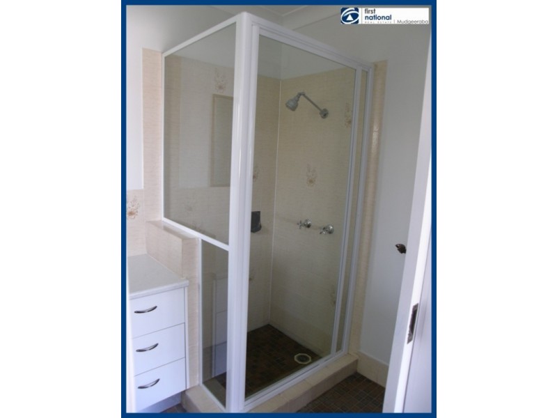 27 Southerly Street, Mermaid Waters QLD 4218