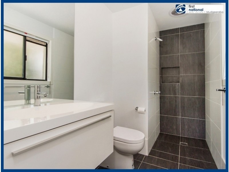 32 Pappas Way, Carrara QLD 4211