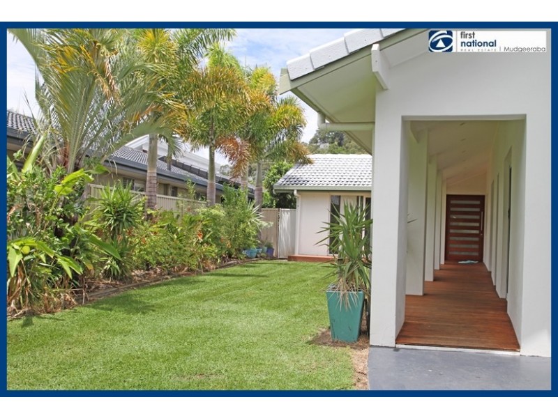 24 Kingfisher Cr, Burleigh Waters QLD 4220