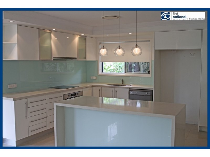 24 Kingfisher Cr, Burleigh Waters QLD 4220