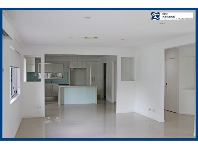 24 Kingfisher Cr, Burleigh Waters QLD 4220