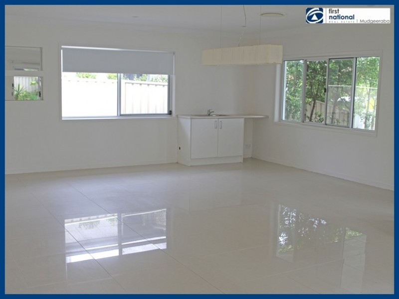 24 Kingfisher Cr, Burleigh Waters QLD 4220
