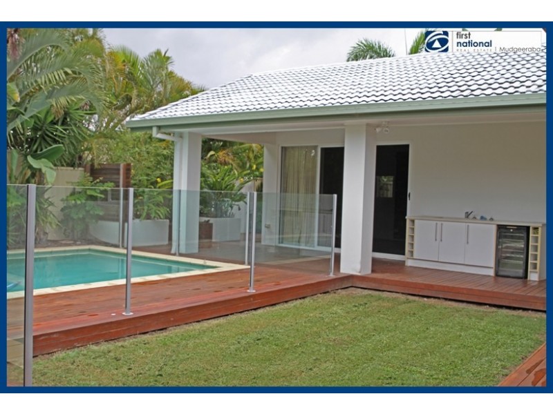 24 Kingfisher Cr, Burleigh Waters QLD 4220