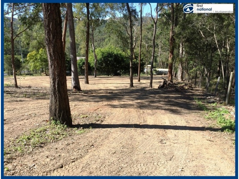 12 Saunders Drive, Bonogin QLD 4213