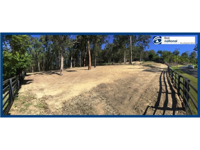 12 Saunders Drive, Bonogin QLD 4213