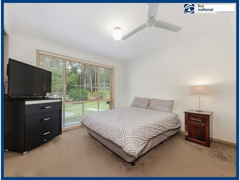 12 Saunders Drive, Bonogin QLD 4213