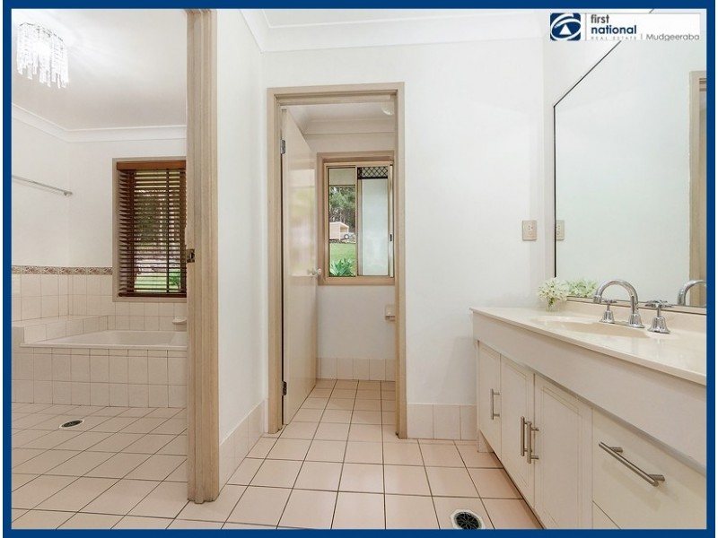 12 Saunders Drive, Bonogin QLD 4213