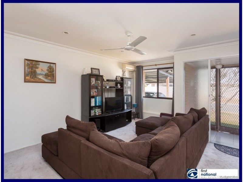 27 Southerly Street, Mermaid Waters QLD 4218