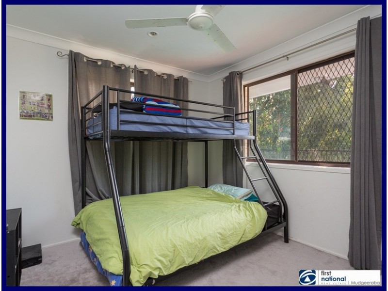 27 Southerly Street, Mermaid Waters QLD 4218