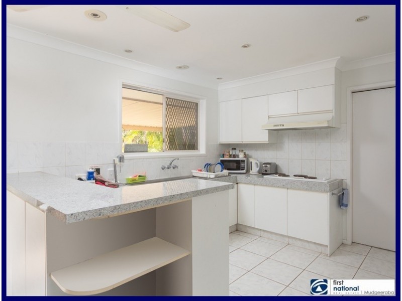 27 Southerly Street, Mermaid Waters QLD 4218