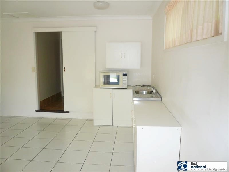 26 Ayrshire Ave, Benowa QLD 4217