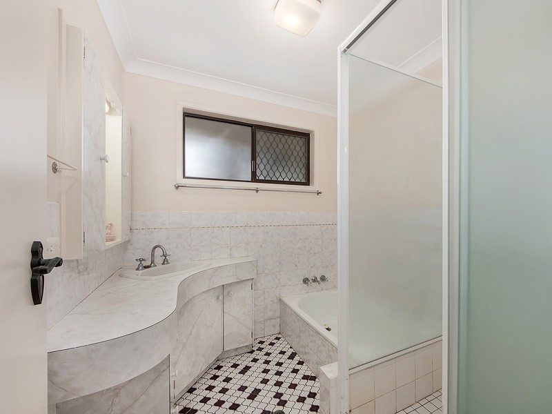 2/12 Snipe Street, Miami QLD 4220