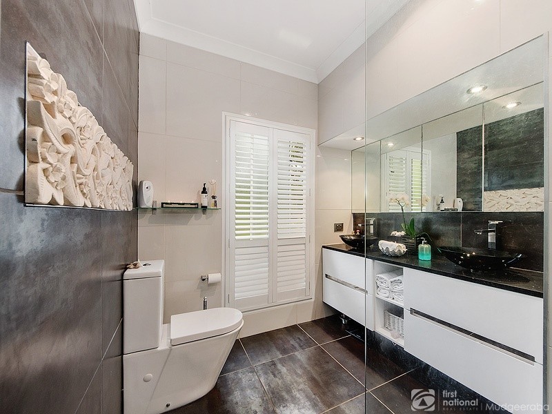 118 Waters Road, Bonogin QLD 4213