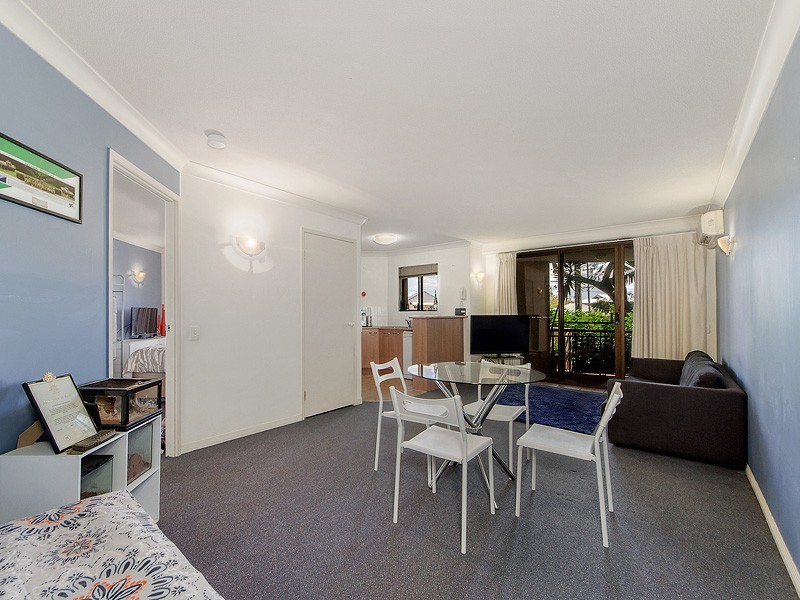 5/5 Fourth Avenue, Burleigh Heads QLD 4220