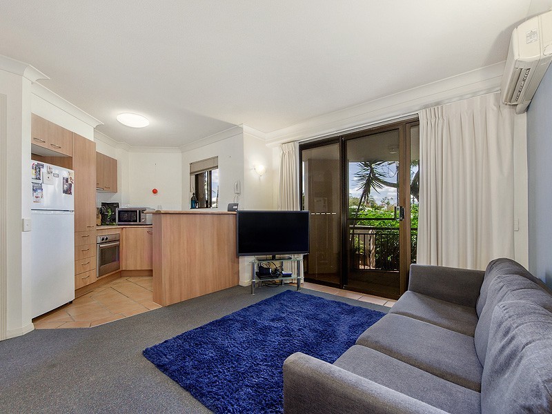 5/5 Fourth Avenue, Burleigh Heads QLD 4220