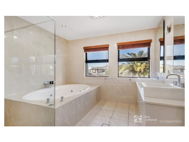 44 Coomera Court, Helensvale QLD 4212