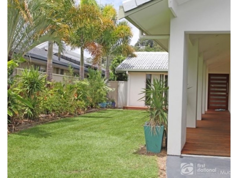 24 Kingfisher Crescent, Burleigh Waters QLD 4220
