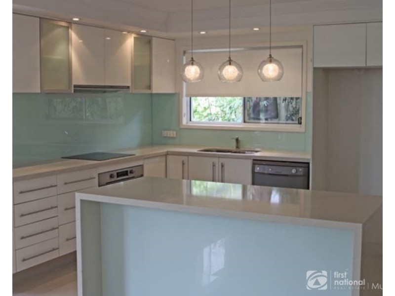 24 Kingfisher Crescent, Burleigh Waters QLD 4220