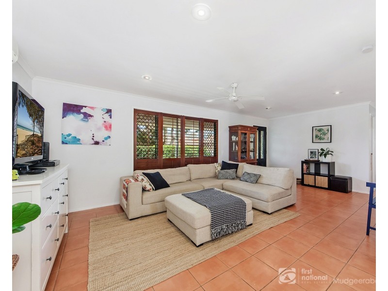 6 Parklake Drive, Mudgeeraba QLD 4213