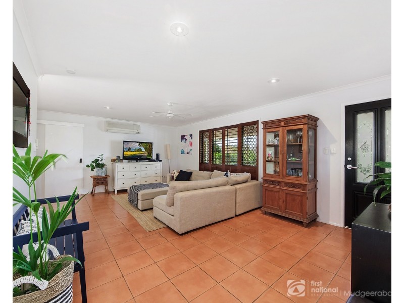 6 Parklake Drive, Mudgeeraba QLD 4213