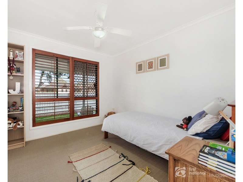 6 Parklake Drive, Mudgeeraba QLD 4213