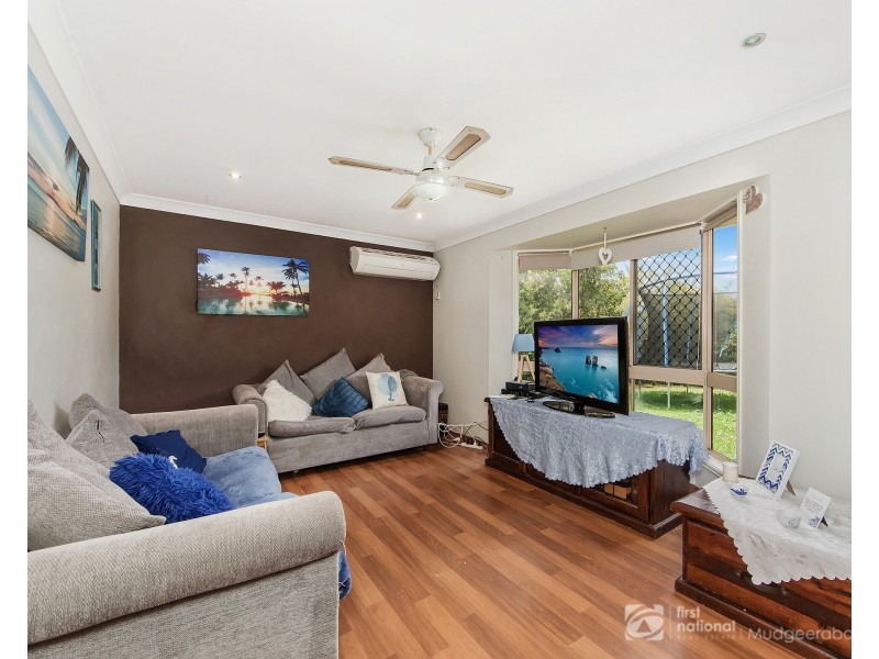4 Pineneedle Court, Oxenford QLD 4210