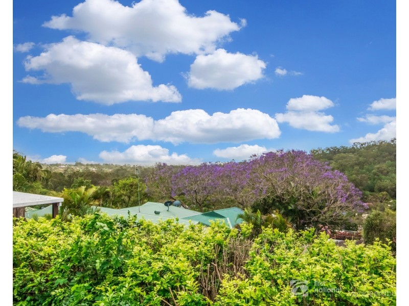 4 Pineneedle Court, Oxenford QLD 4210