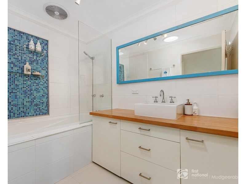 4 Kiowa Drive, Mudgeeraba QLD 4213