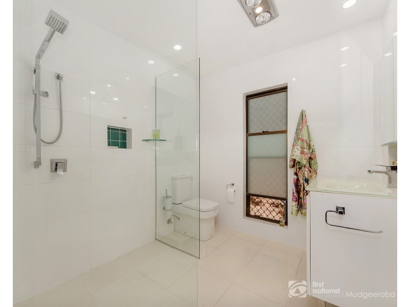 35 Thredbo Drive, Worongary QLD 4213