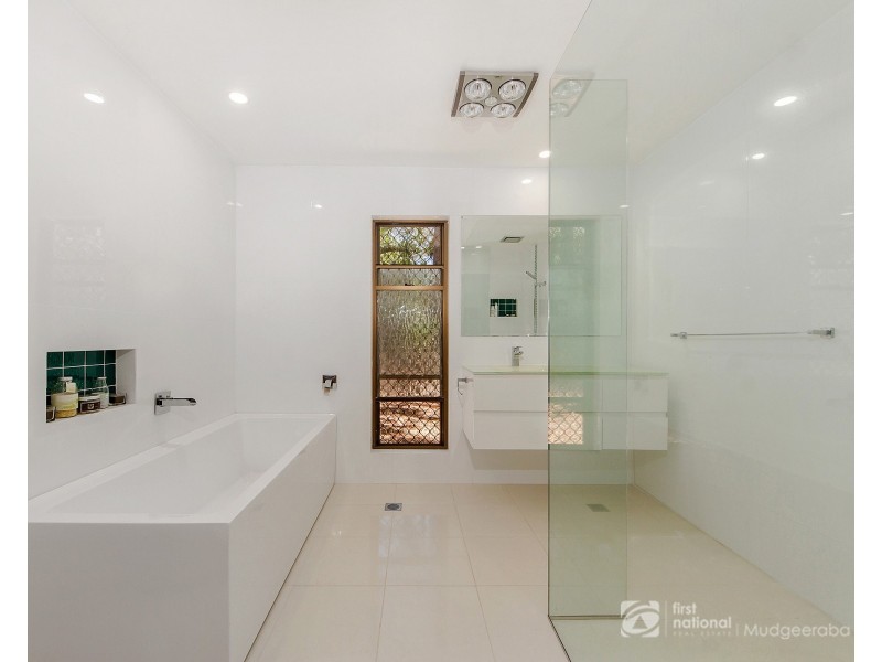 35 Thredbo Drive, Worongary QLD 4213