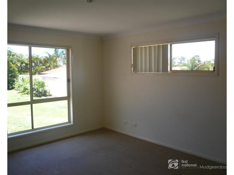 40 Maltravers Drive, Arundel QLD 4214