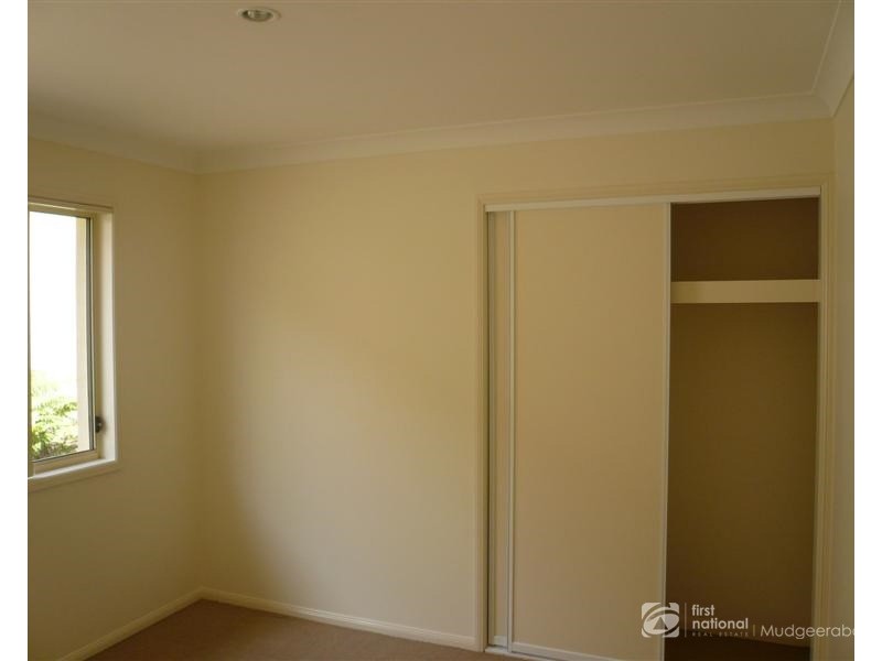 40 Maltravers Drive, Arundel QLD 4214
