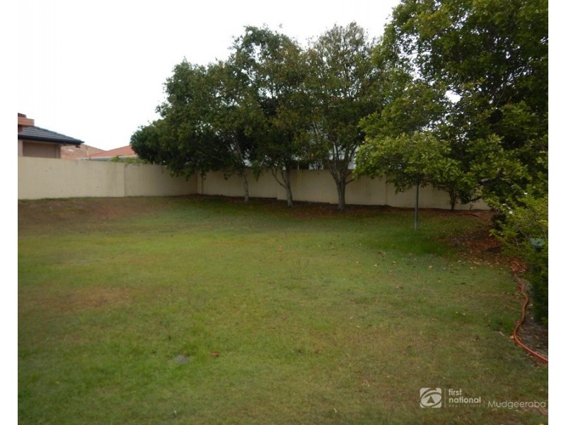 40 Maltravers Drive, Arundel QLD 4214