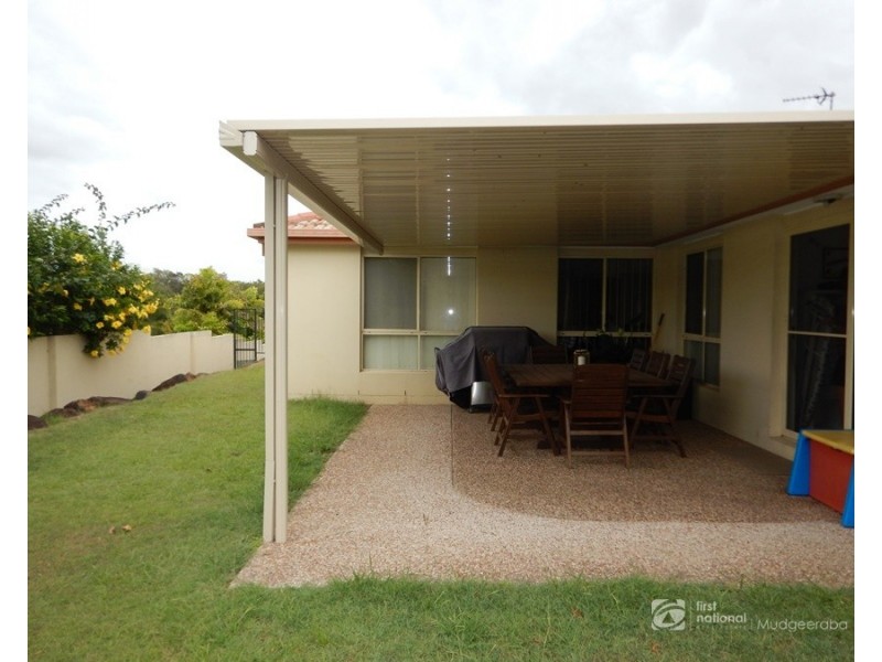 40 Maltravers Drive, Arundel QLD 4214