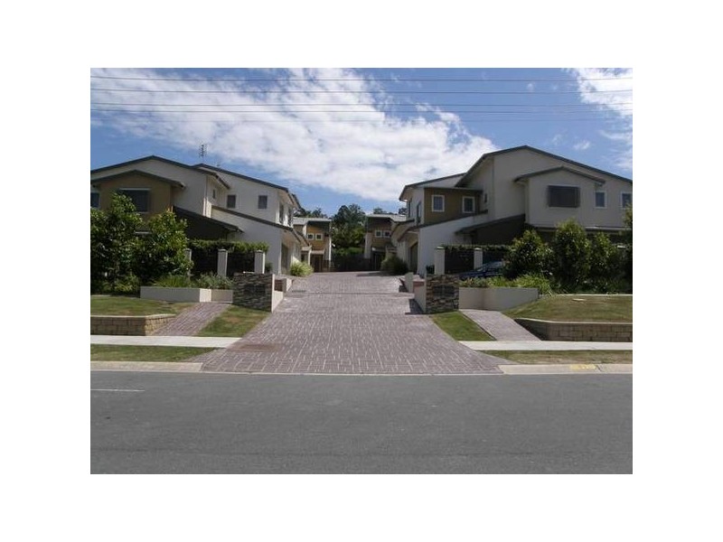 2/21 Robert Street, Mudgeeraba QLD 4213