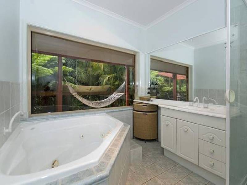 38 Sunray Drive, Bonogin QLD 4213