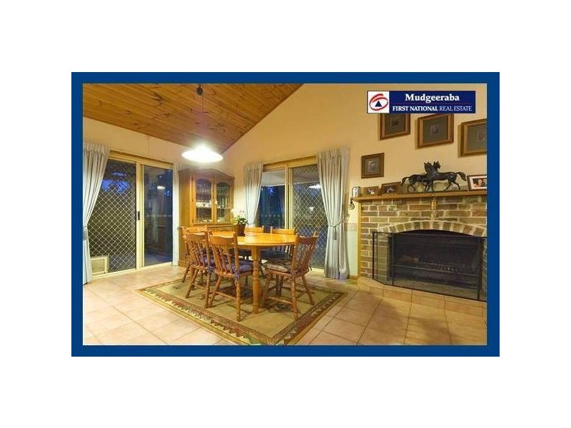 8 Moondance Court, Bonogin QLD 4213