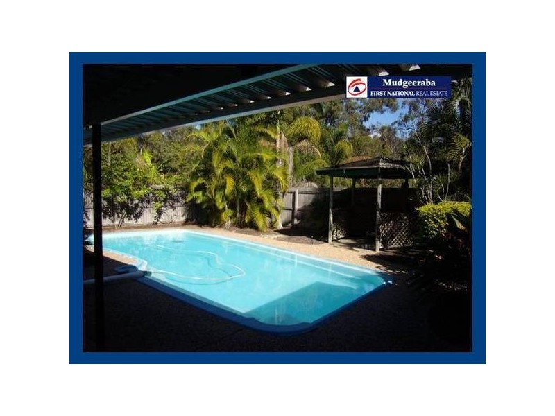 8 Piallingo Street, Mudgeeraba QLD 4213