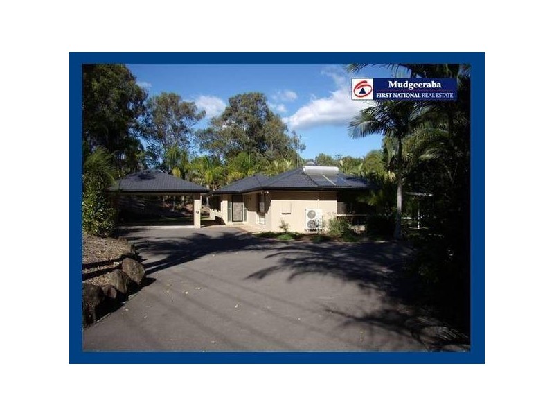 8 Piallingo Street, Mudgeeraba QLD 4213
