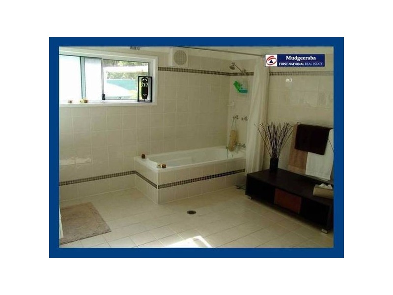 14B Lyminge Crt, Bonogin QLD 4213