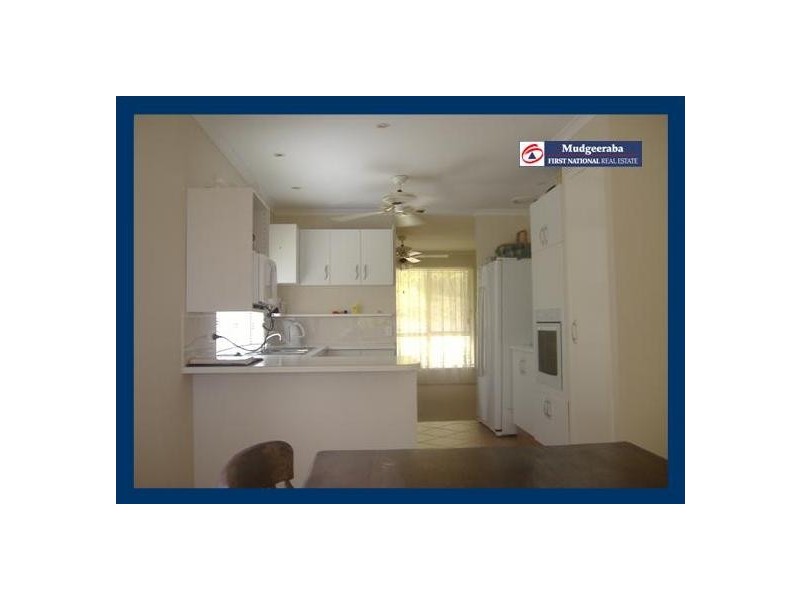 19 Issell, Highland Park QLD 4211