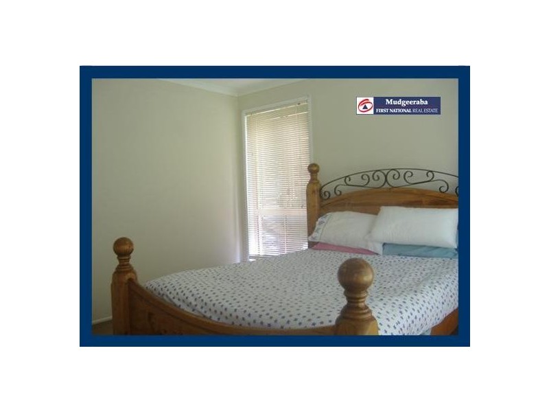 19 Issell, Highland Park QLD 4211