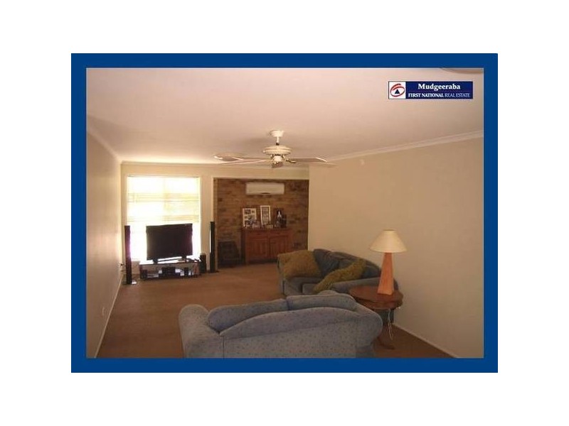 19 Issell, Highland Park QLD 4211